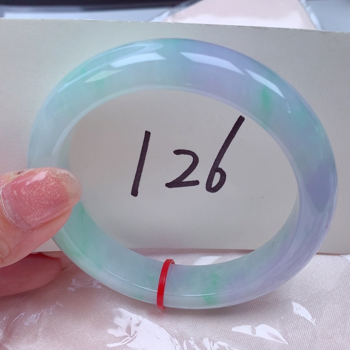 翡翠手镯未镶嵌翡翠