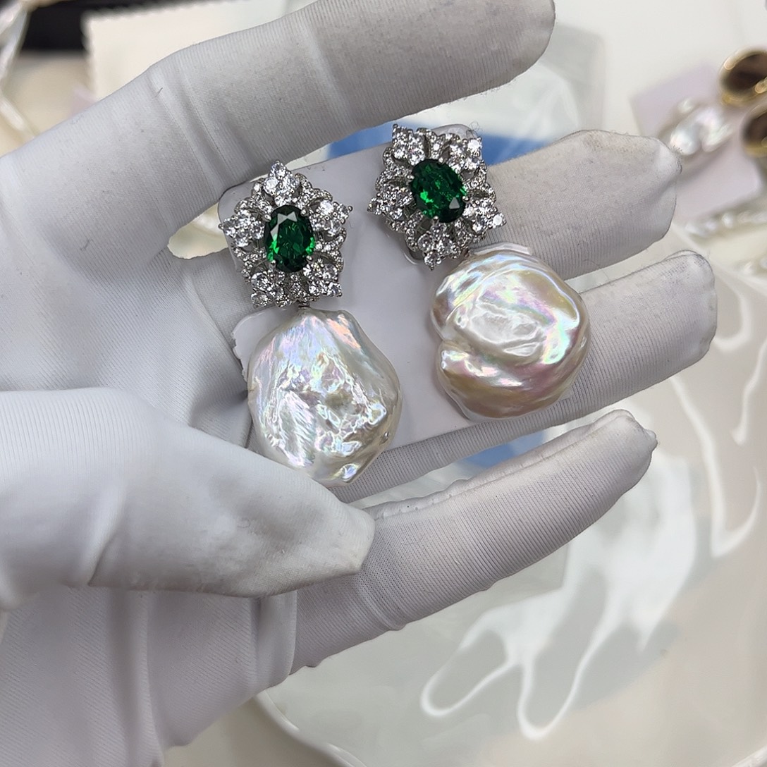 淡水珍珠合金耳饰