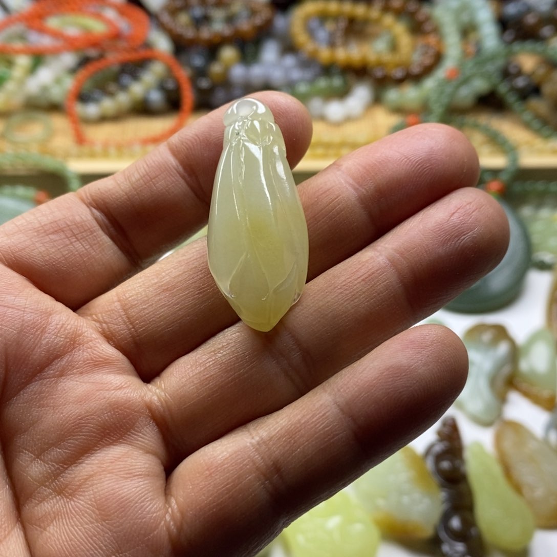 和田玉（糖玉）颈饰未镶嵌