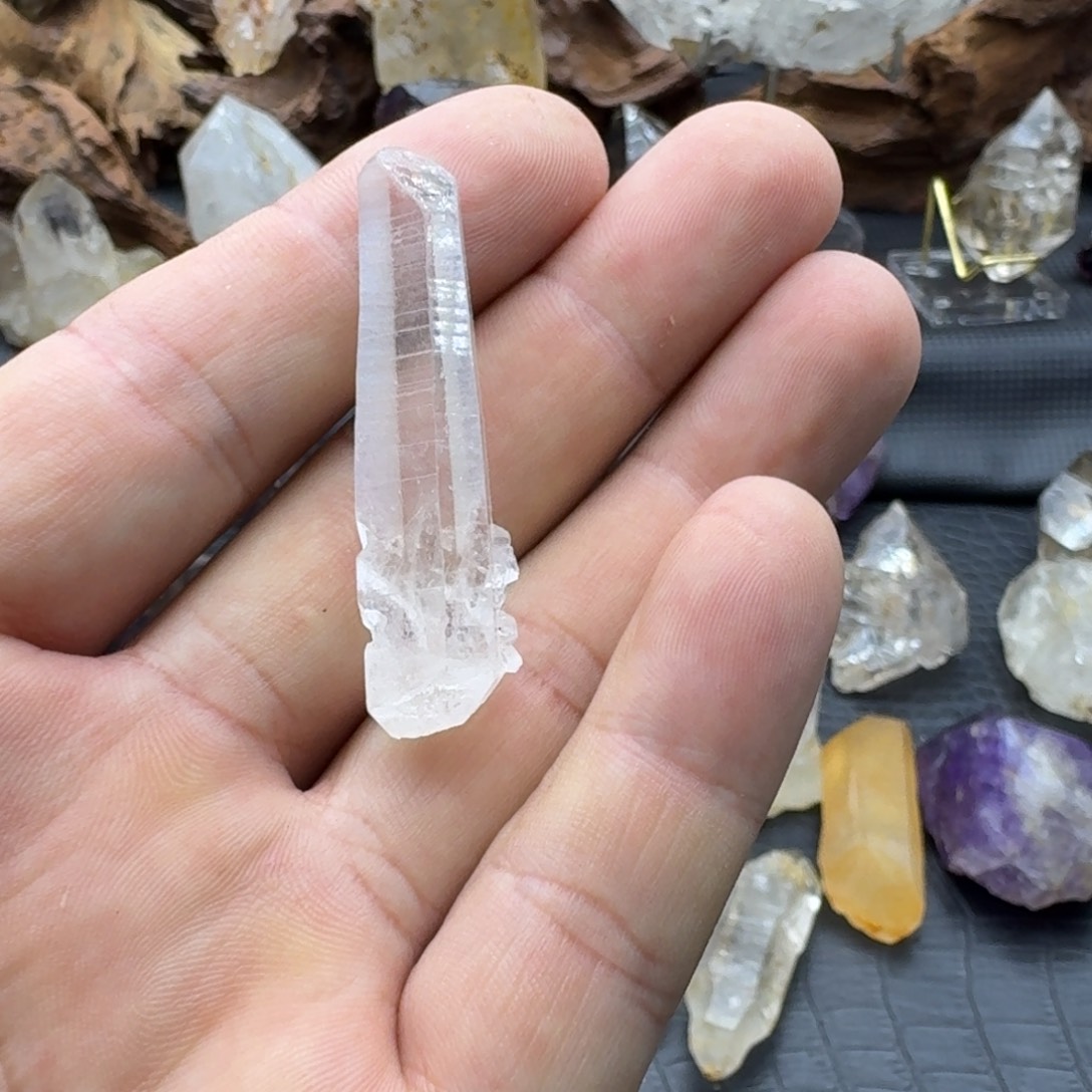 味***道石材利姆利亚水晶