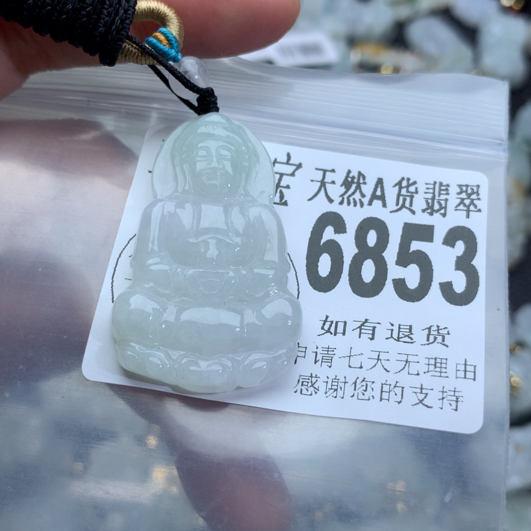 翡翠颈饰未镶嵌6853。