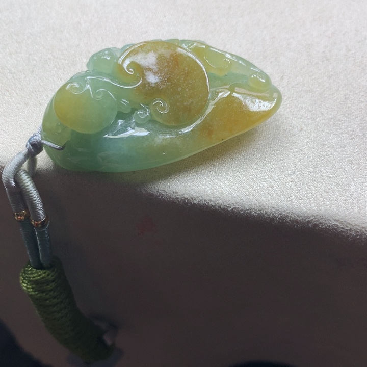 翡翠颈饰未镶嵌吊坠