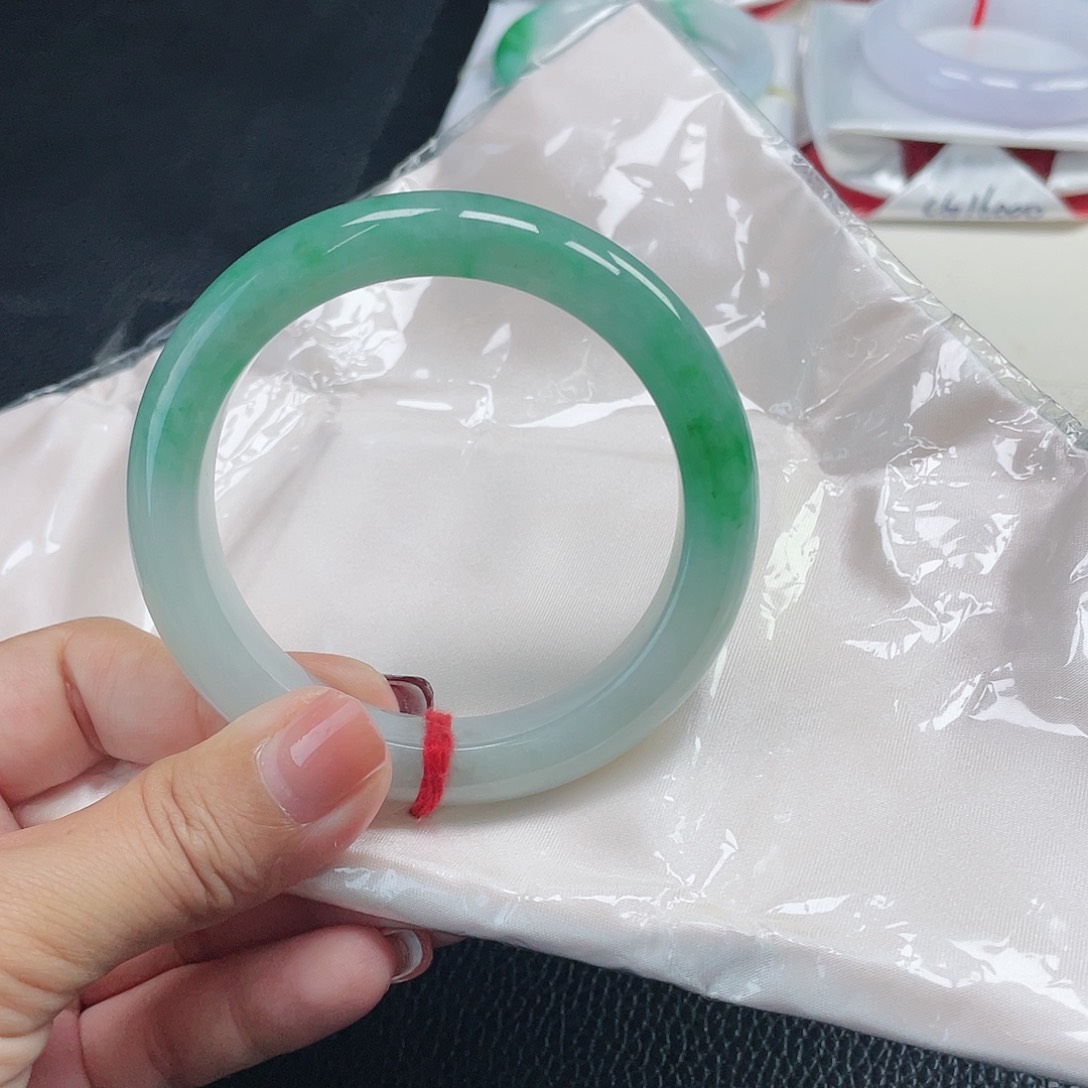 翡翠手镯未镶嵌缅甸翡翠56