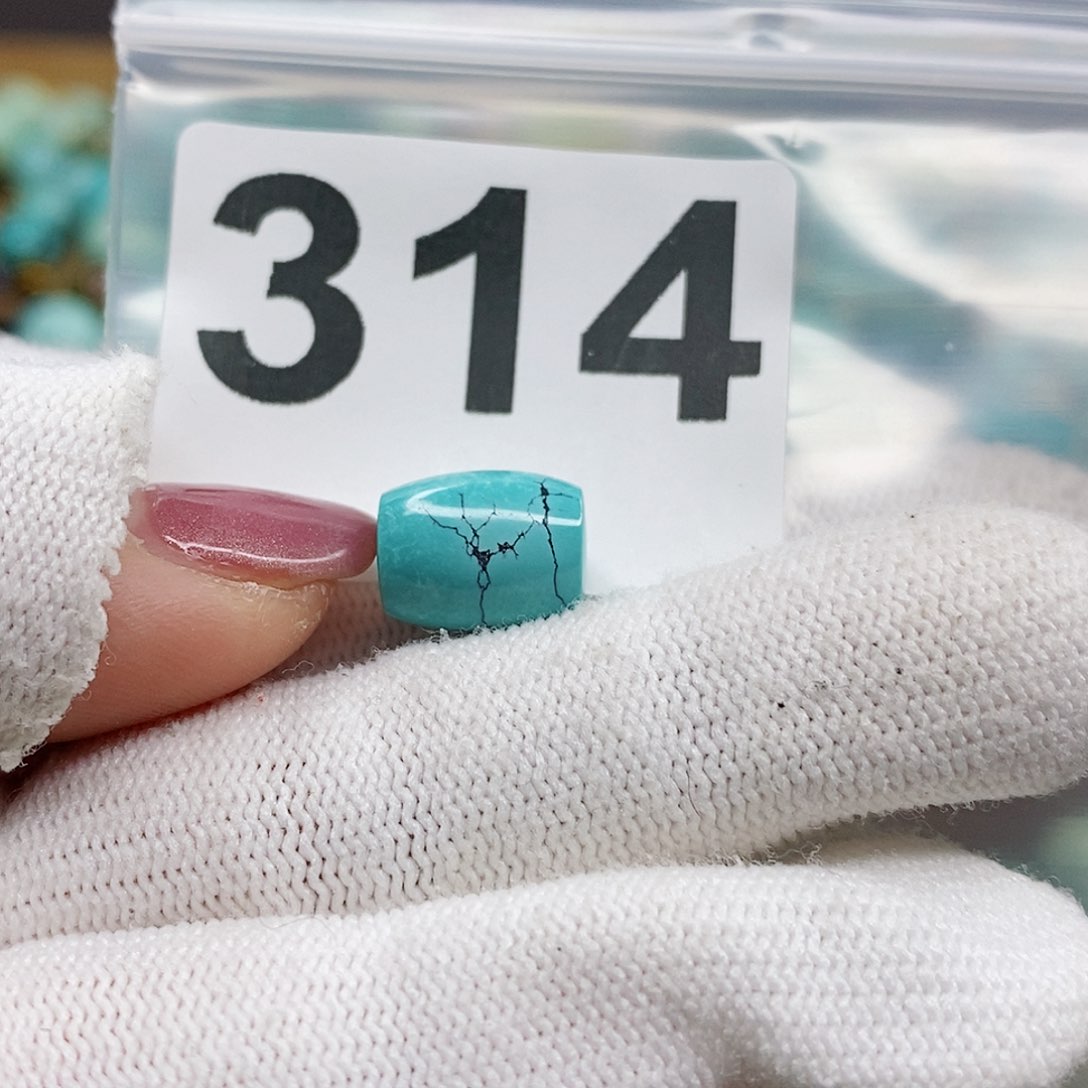 绿松石颈饰未镶嵌