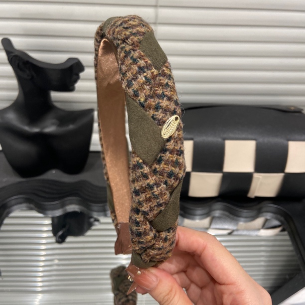 E5082 秋冬美拉德千鸟格麻花发箍高级感带齿防滑高颅顶发卡头饰女