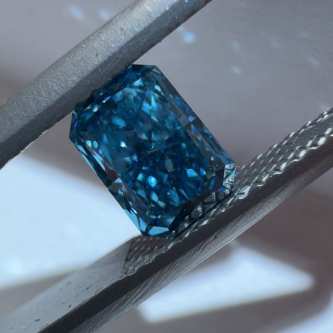 合成钻石未镶嵌耳饰培育蓝钻雷迪恩切1.01CT