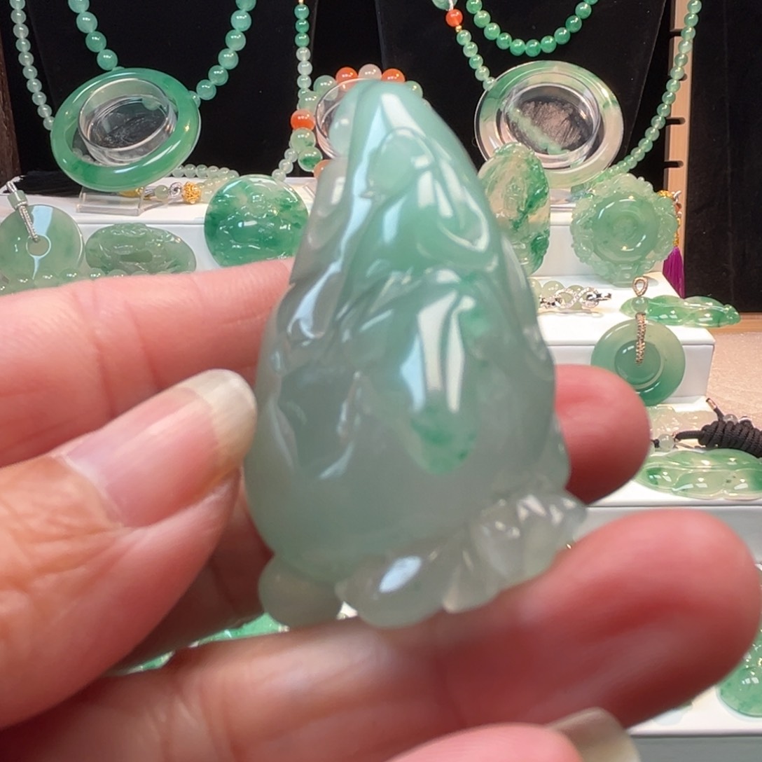 石英质玉吊坠(不含链)合金