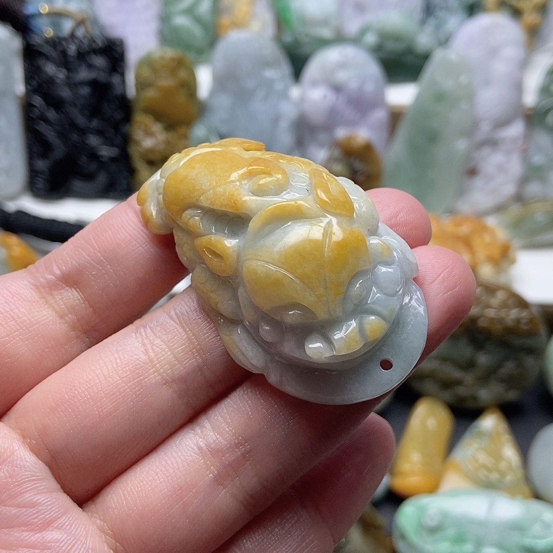 翡翠未镶嵌颈饰翡翠