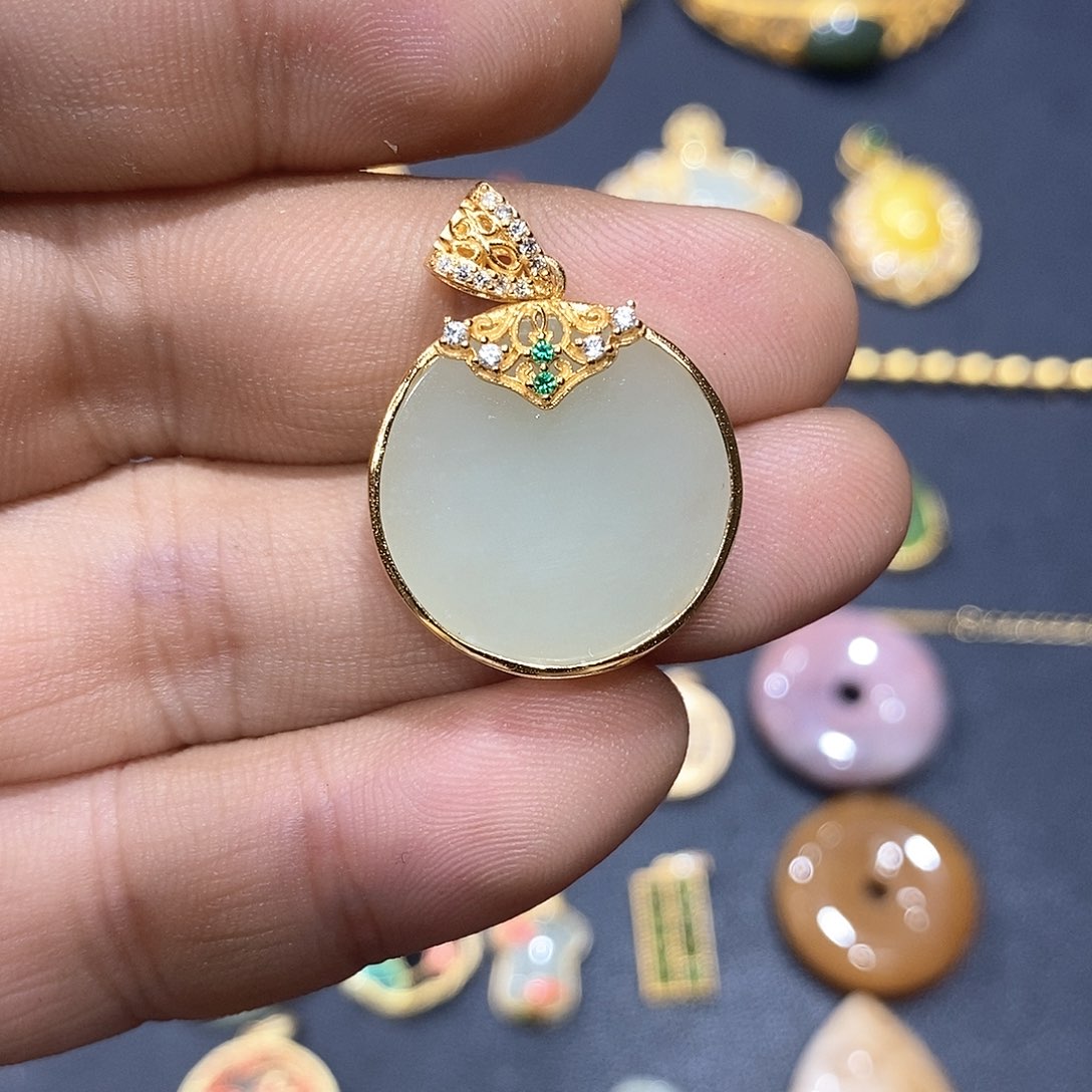 和田玉颈饰银S925镀金镶嵌