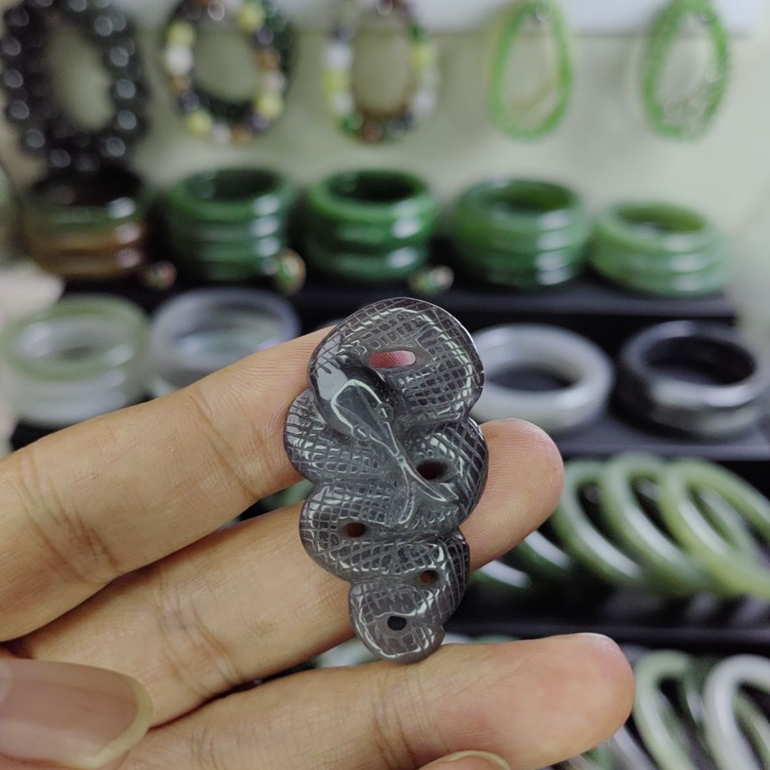 颈饰未镶嵌和田玉