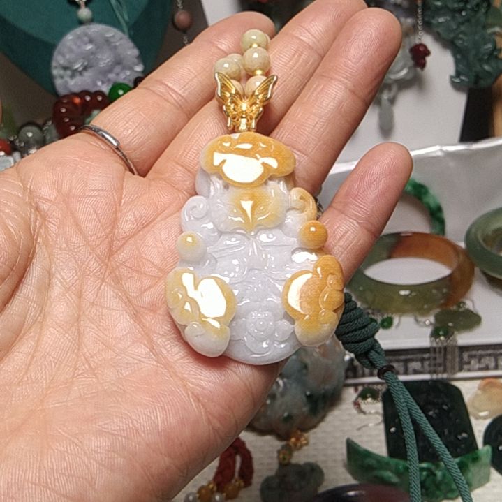翡翠吊坠(赠链)未镶嵌