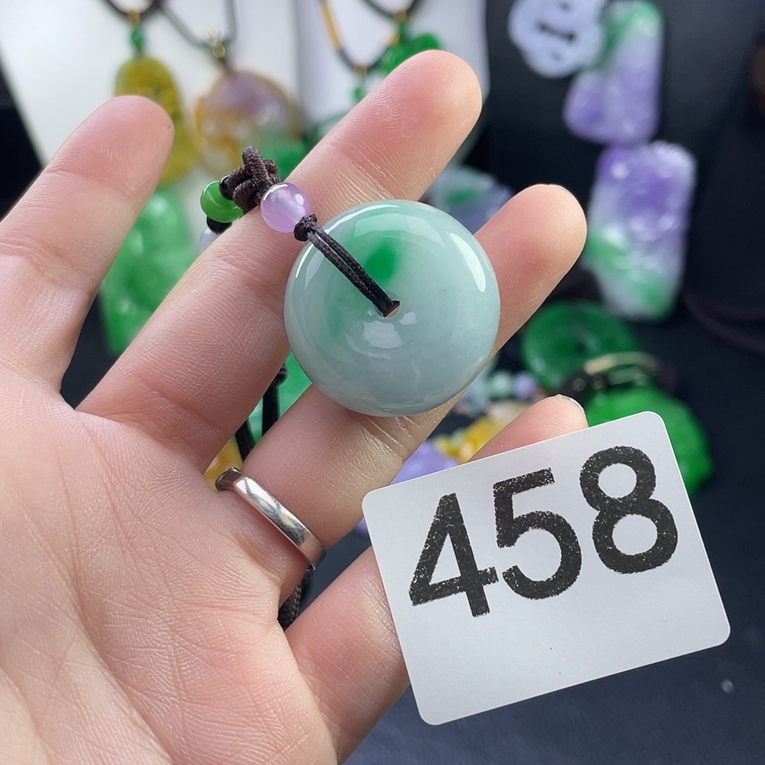 翡翠未镶嵌吊坠(赠链)