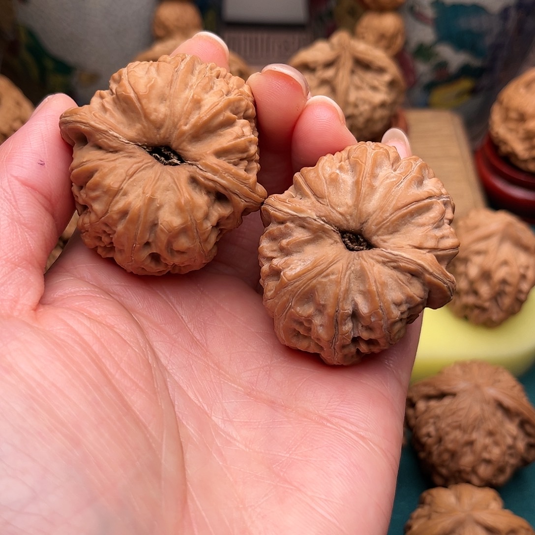 一***间把件文玩核桃平谷元宝