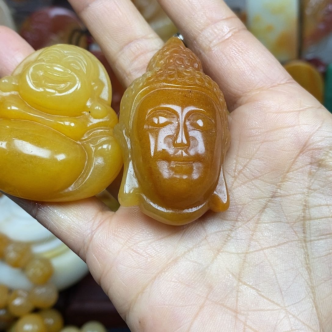 石英质玉（黄龙玉）颈饰未镶嵌