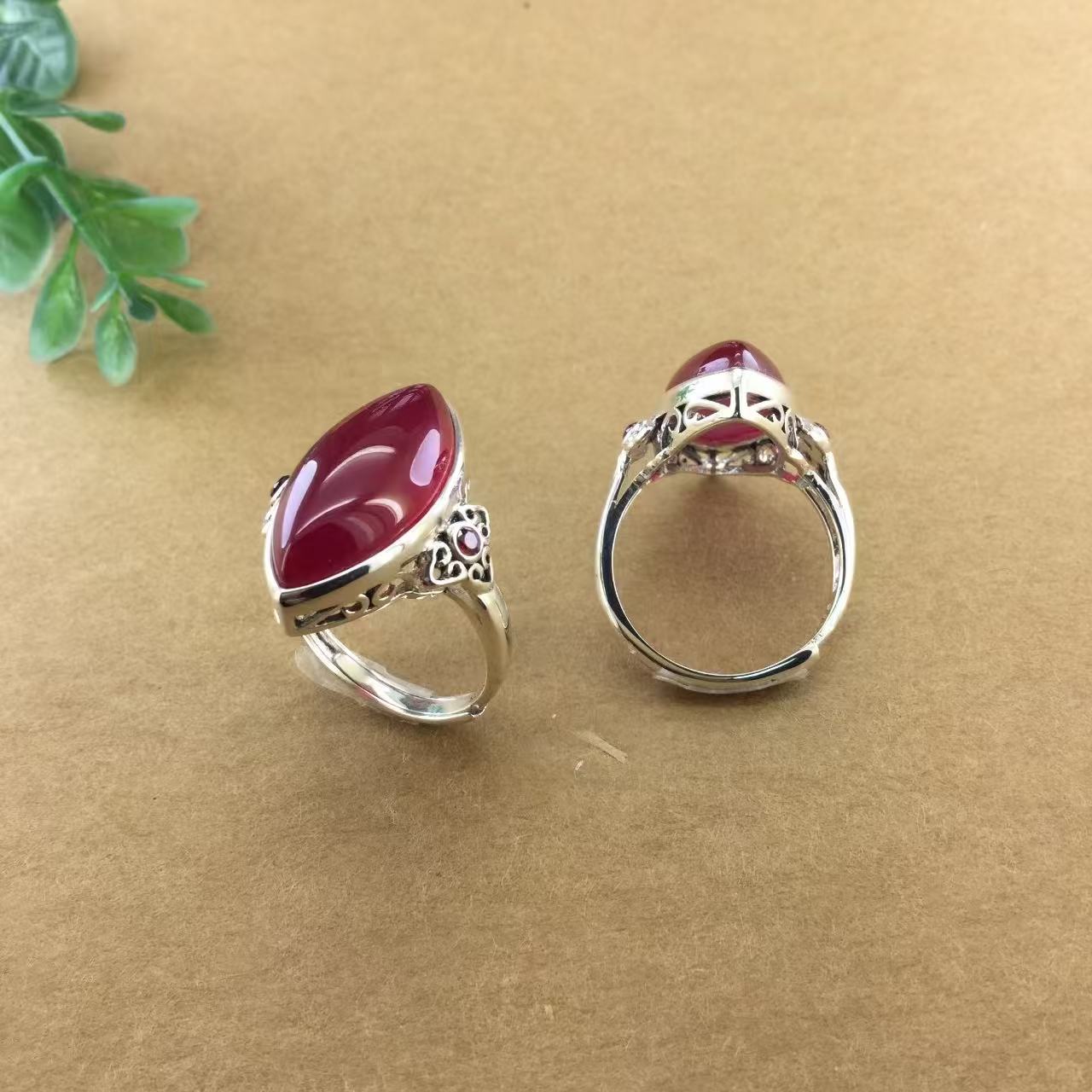 925银戒指 S925通体银镶嵌红纲玉马眼戒时尚气质款