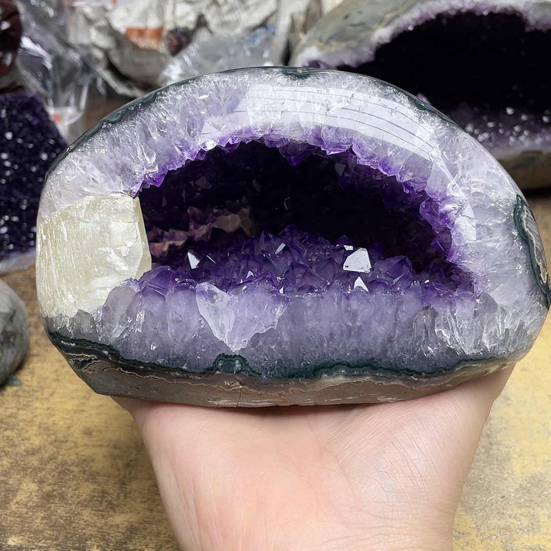 强****紫晶大型摆件（非配饰）未镶嵌