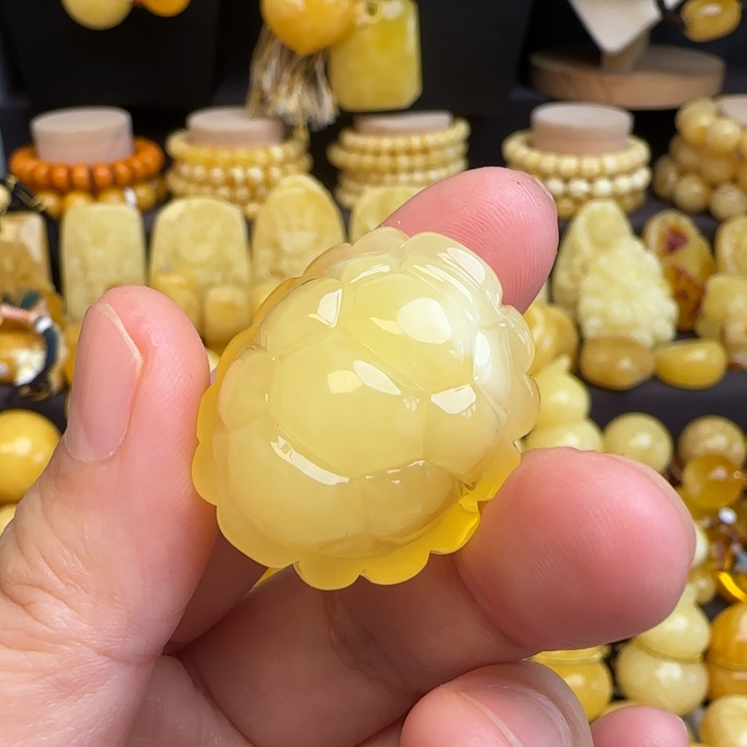 琥珀未镶嵌吊坠(赠链)天然蜜蜡富甲