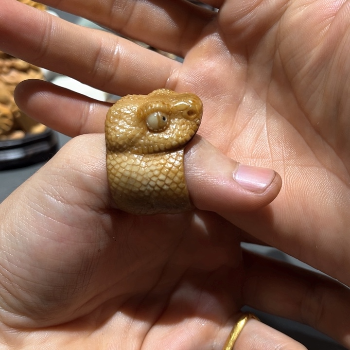 木闻*鹿角雕刻工艺板指工艺