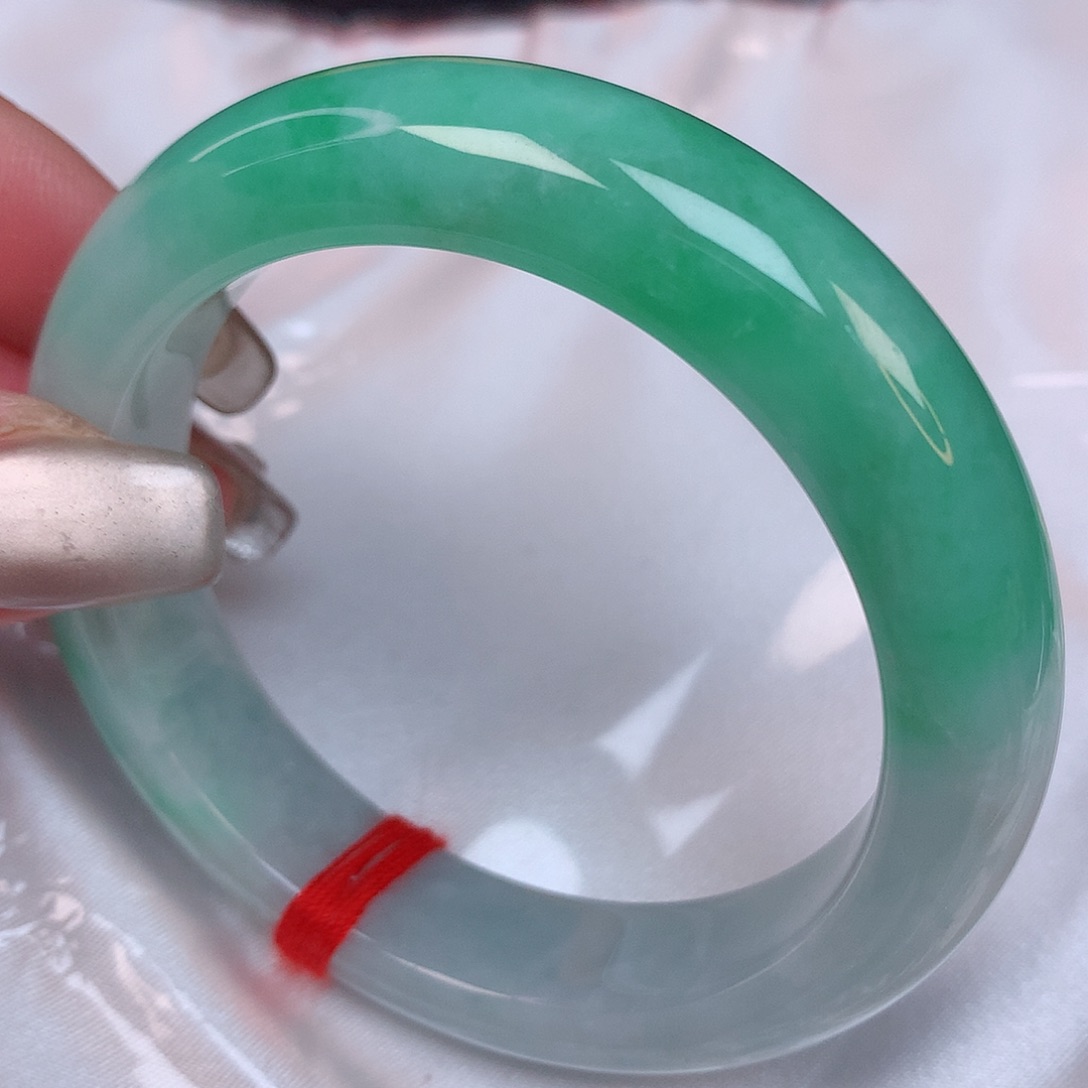 翡翠手镯未镶嵌54+ 翡翠手镯