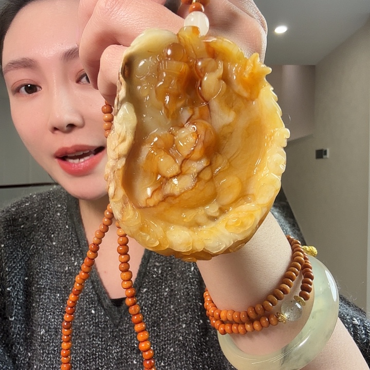 灯***珊蛇纹石玉未镶嵌颈饰