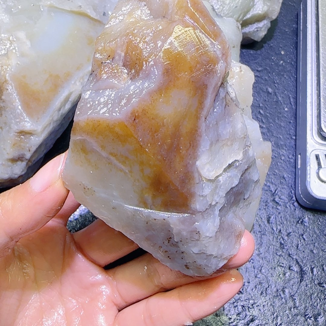 南***)和田玉未镶嵌珠宝半成品