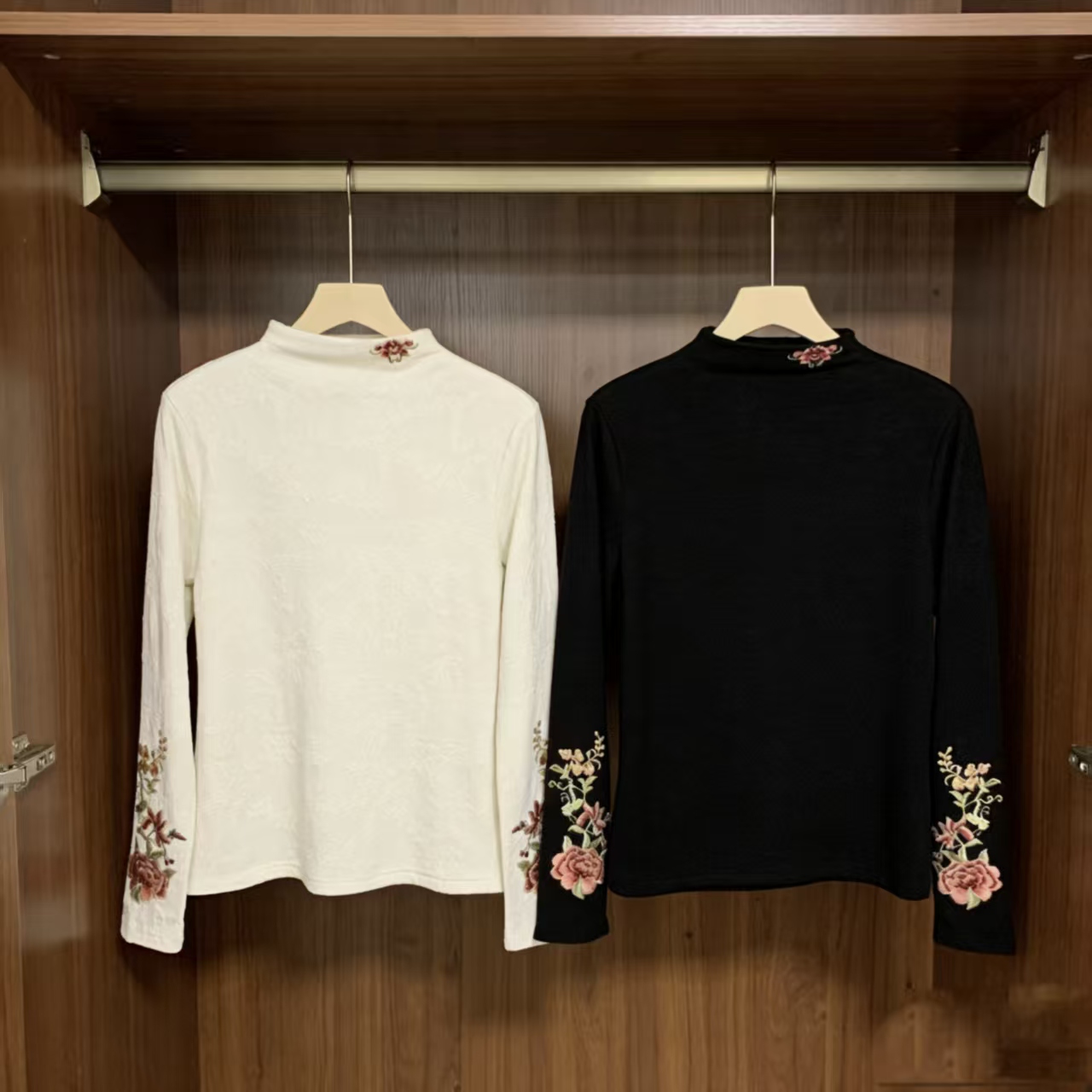 锦上花 新中式国风刺绣上衣女冬季新款保暖半高领长袖打底衫内搭