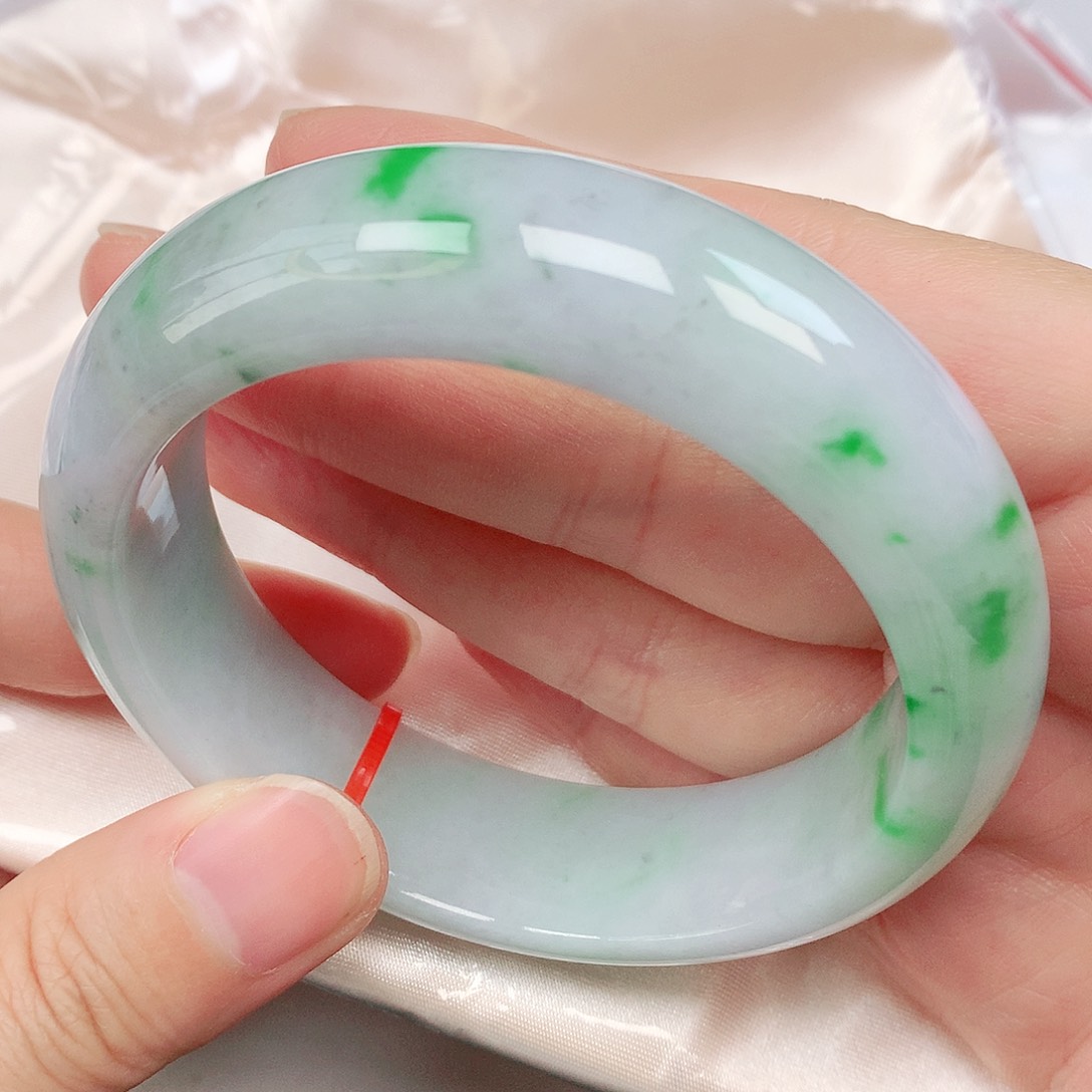 翡翠手镯未镶嵌抖音669