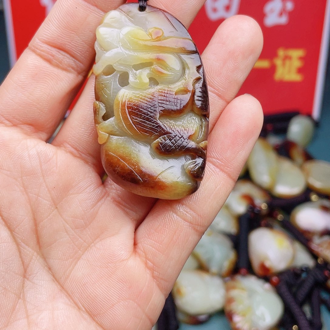 和田玉颈饰未镶嵌