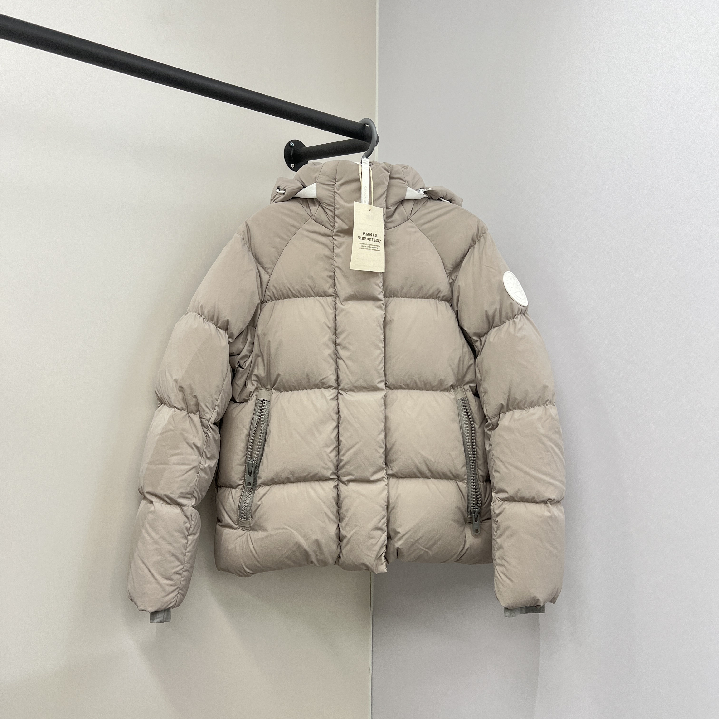 Canada Goose/加拿大鹅 1l130 Junction白标logo连帽羽绒服 xs码