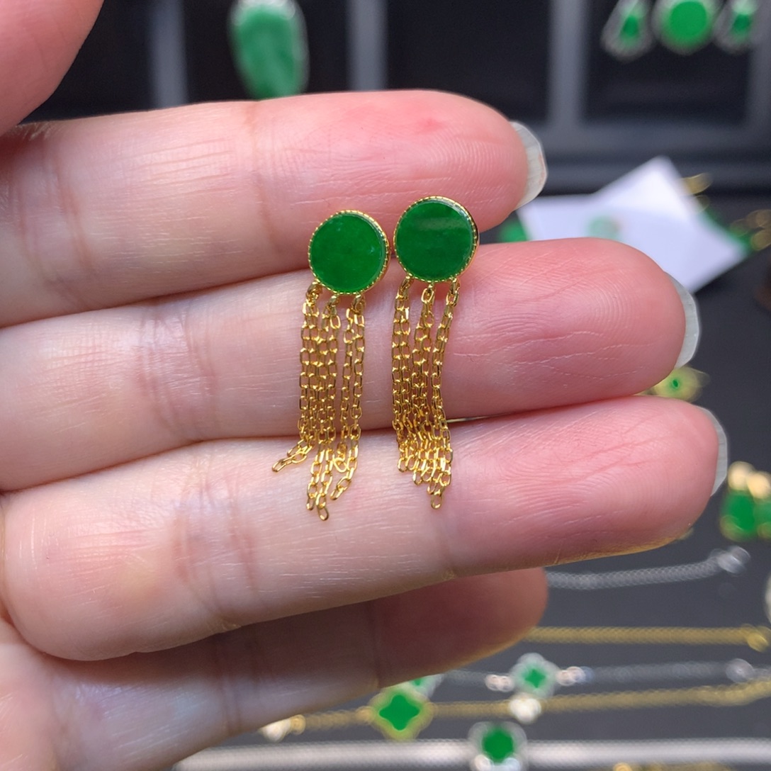 只***～翡翠未镶嵌耳饰有纹