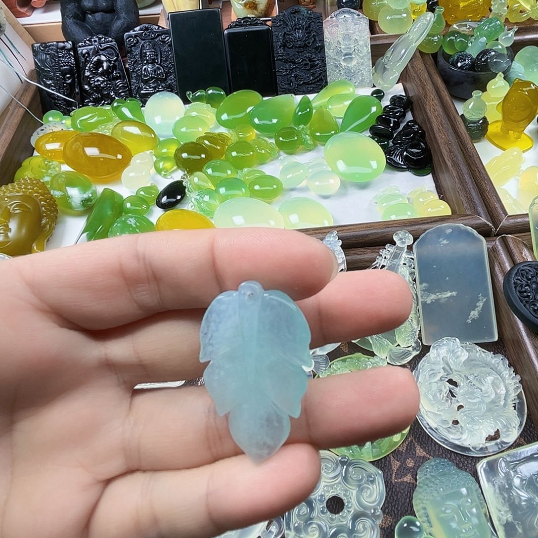 岫玉未镶嵌吊坠(不含链)