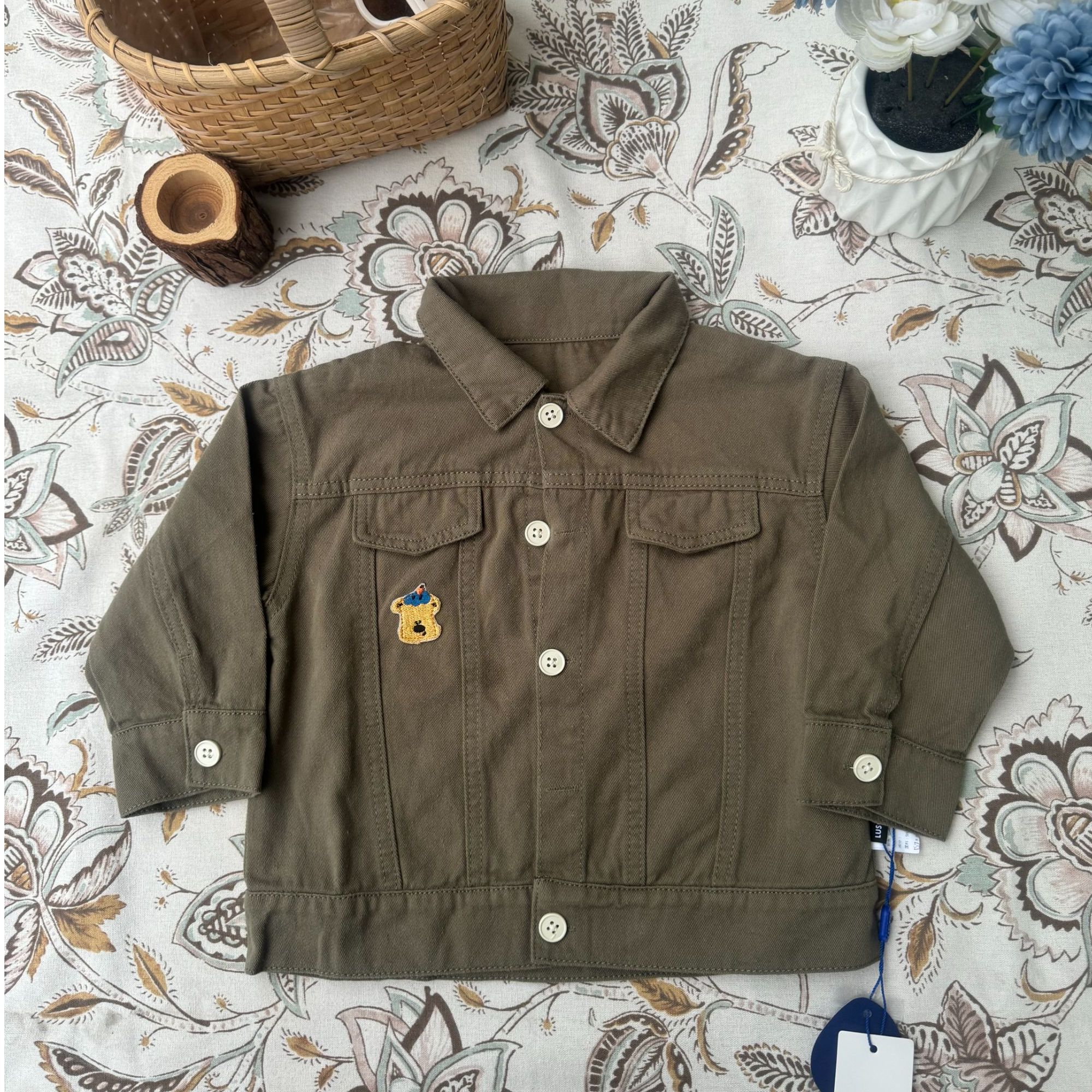 （大猪）春秋季男童牛仔衬衫军绿色翻领刺绣小熊简单款百搭上衣