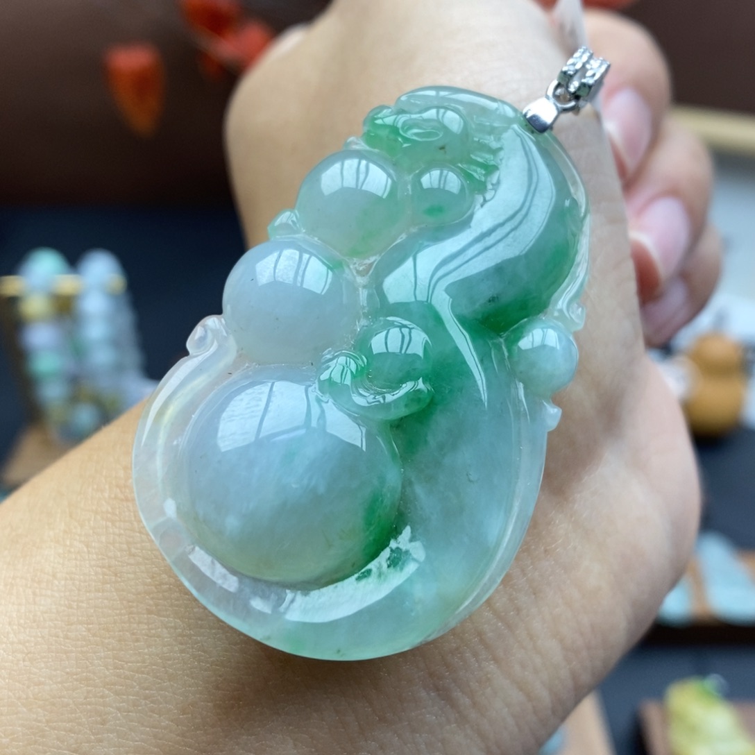【闪购商品】颈饰银S925镶嵌翡翠64