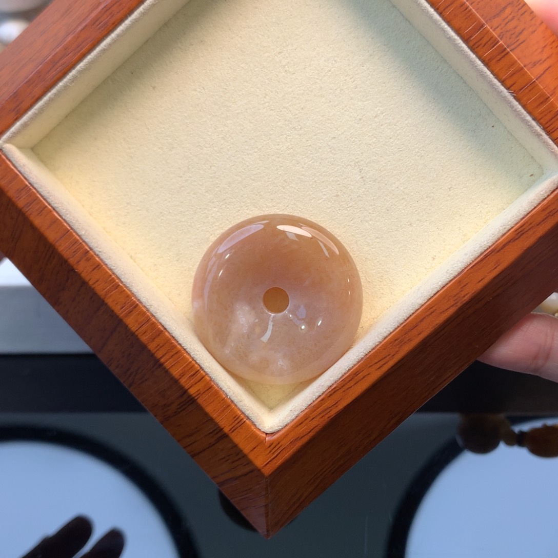 硅化珊瑚（珊瑚玉）颈饰未镶嵌