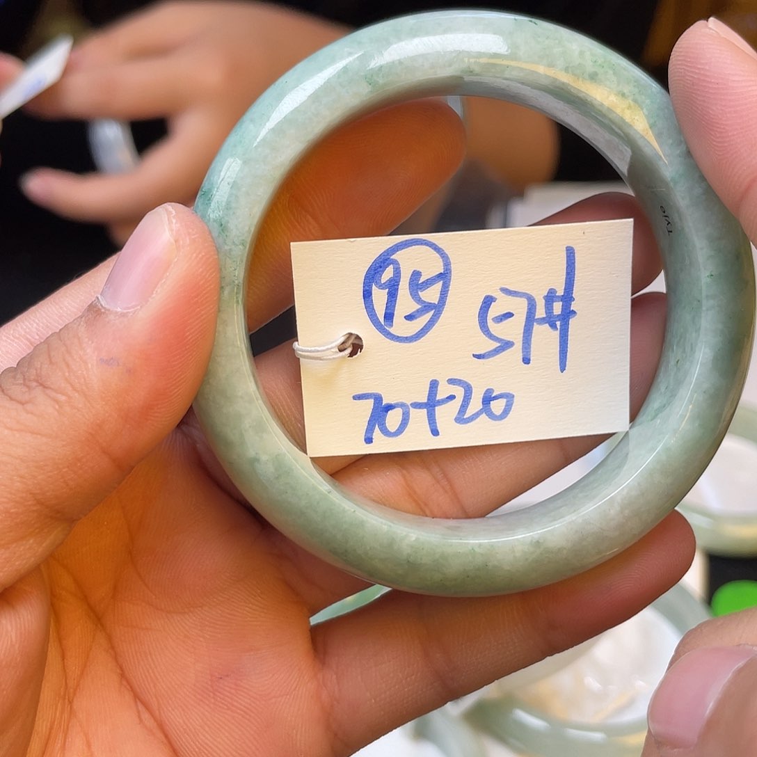 未镶嵌手镯翡翠95
