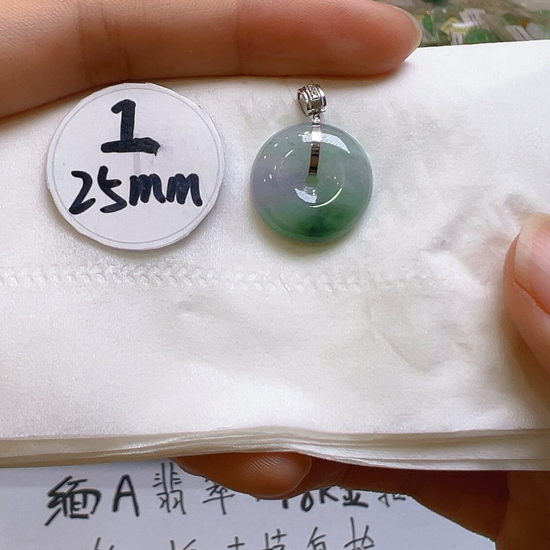 翡翠颈饰18K金镶嵌翡翠