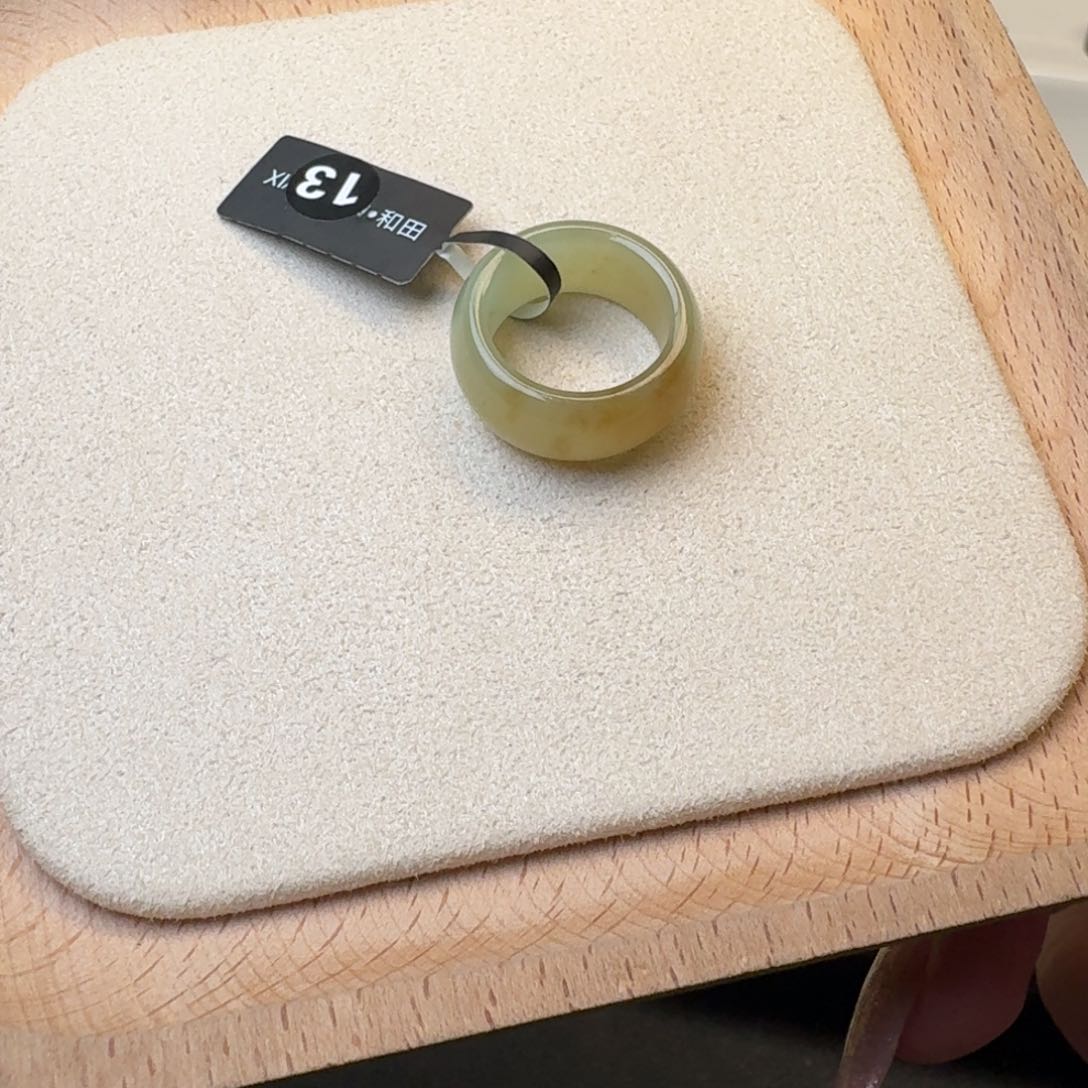 和田玉戒指未镶嵌咖***苦