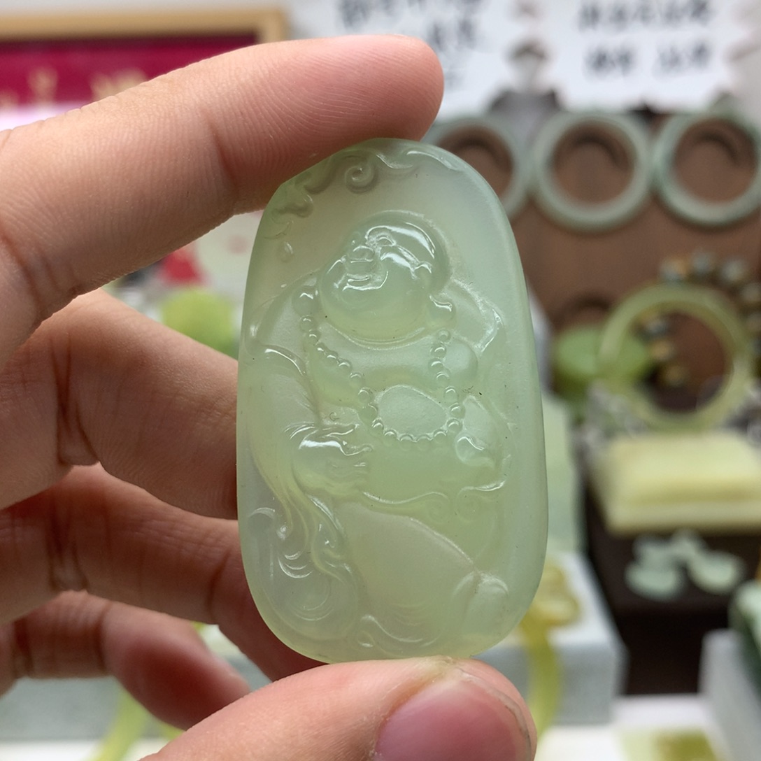 岫玉未镶嵌吊坠(赠链)