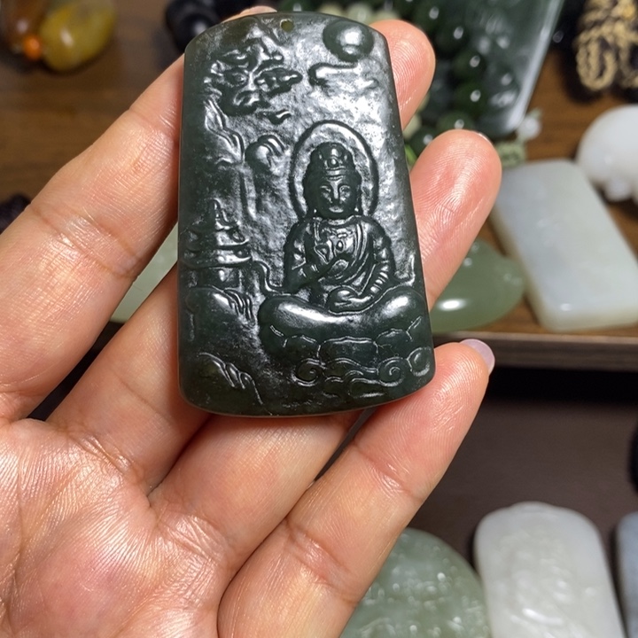 颈饰未镶嵌和田玉
