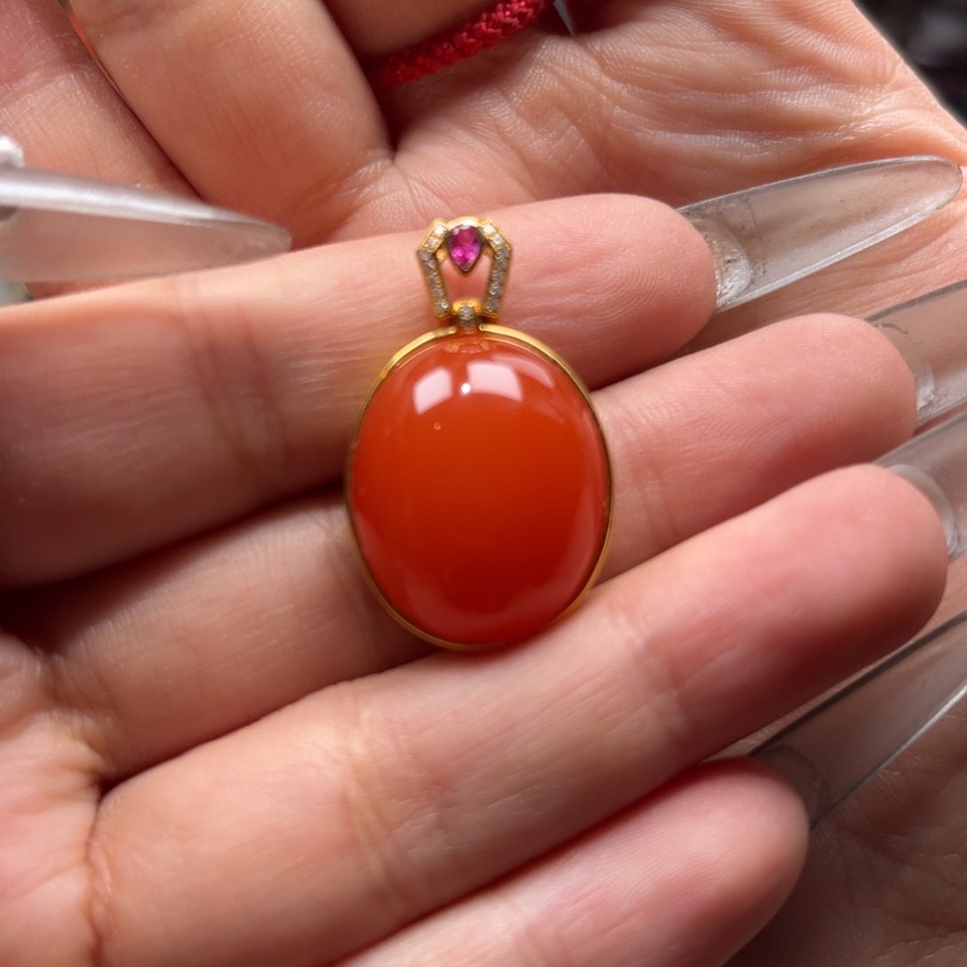 南红玛瑙吊坠(不含链)18K金镶嵌