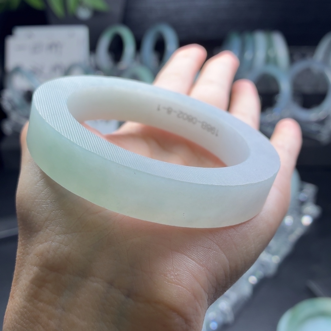 蓝***A定制翡翠未镶嵌圈口