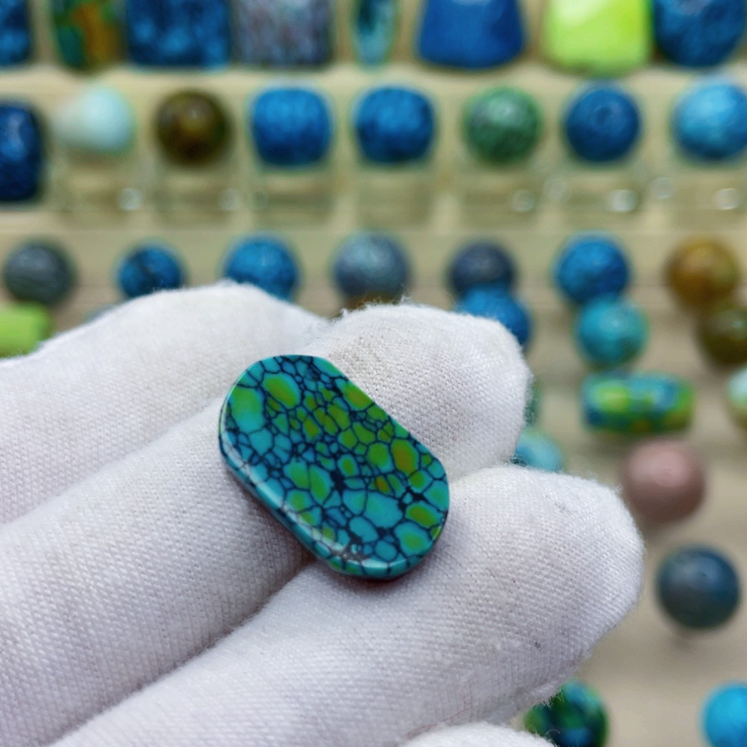 未镶嵌绿松石颈饰