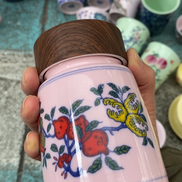 摆件陶红稀土石榴保温杯