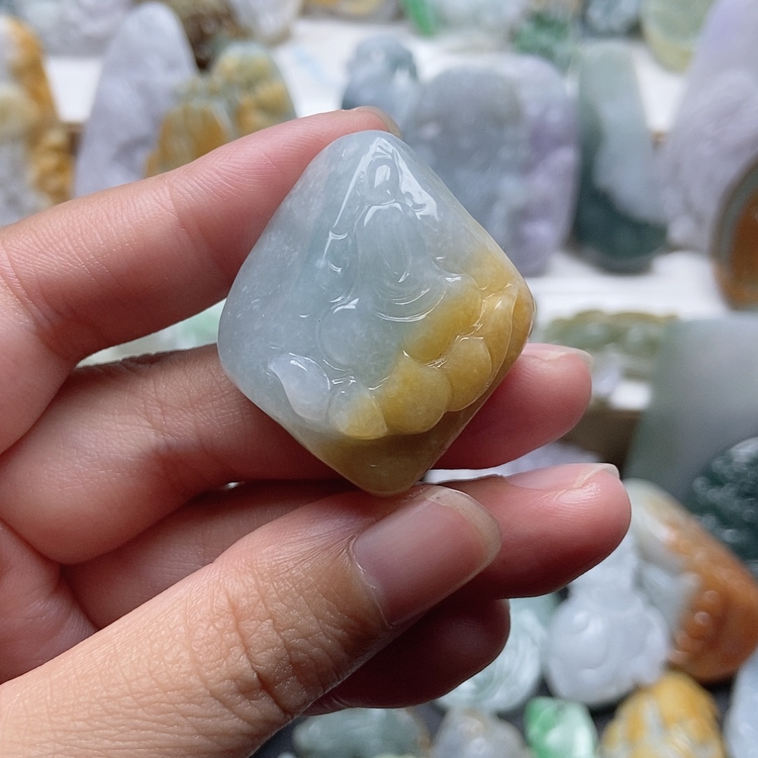 翡翠未镶嵌颈饰翡翠