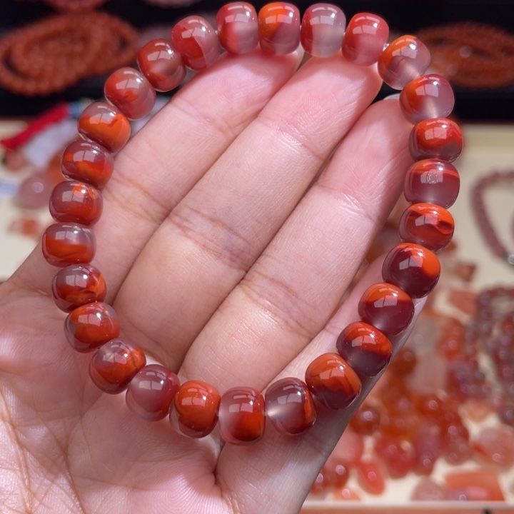 南红玛瑙聚宝盆老型单圈8.4m+未镶嵌824