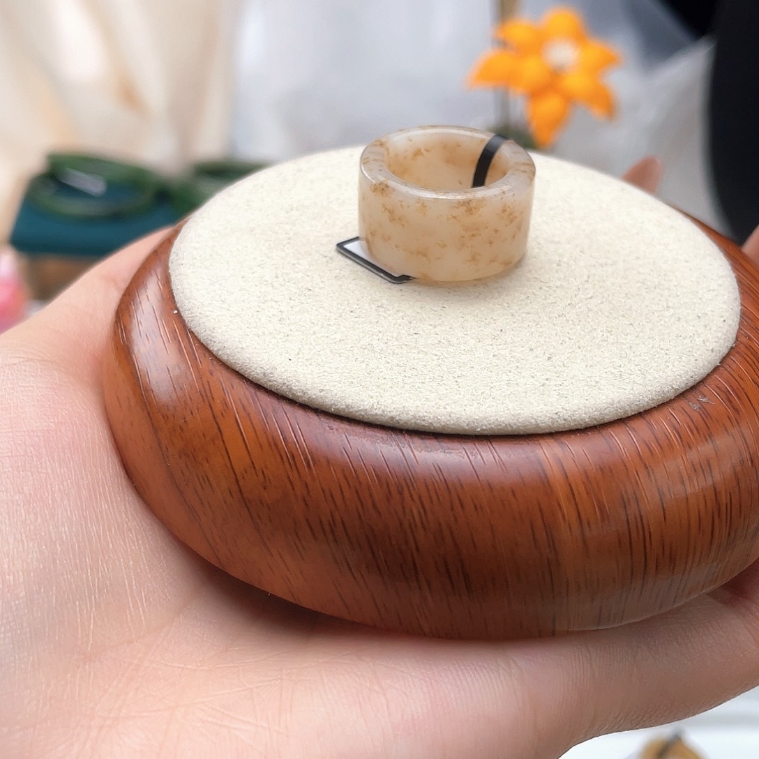 和田玉未镶嵌戒指桂花方圆16.7v23