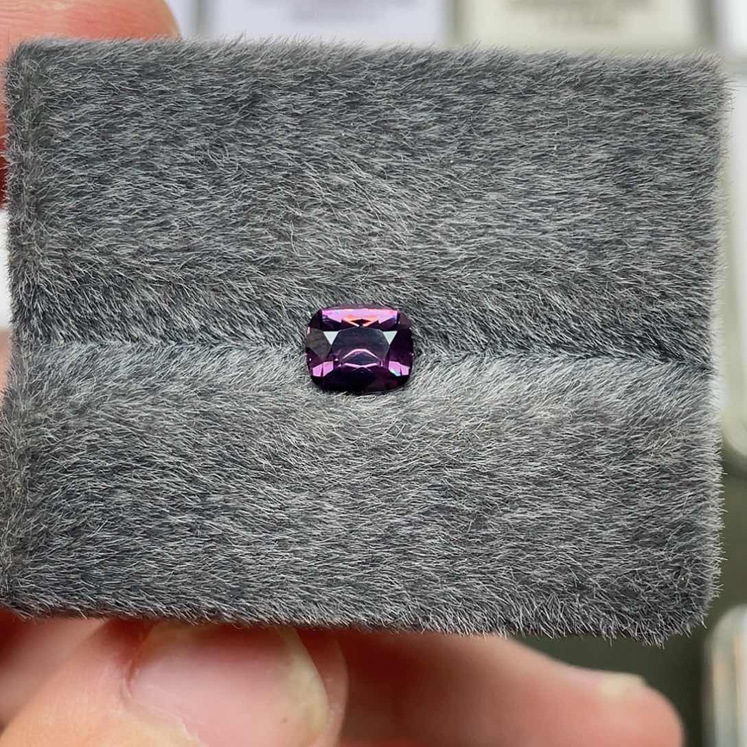 裸石尖晶石1.1克拉天然无烧紫色尖晶石