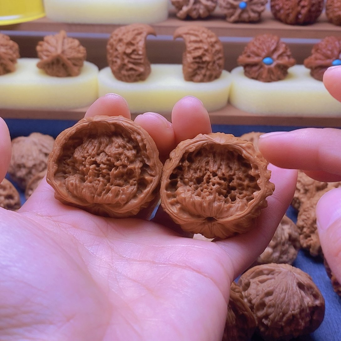 文玩核桃把件异形蛇头文玩核桃