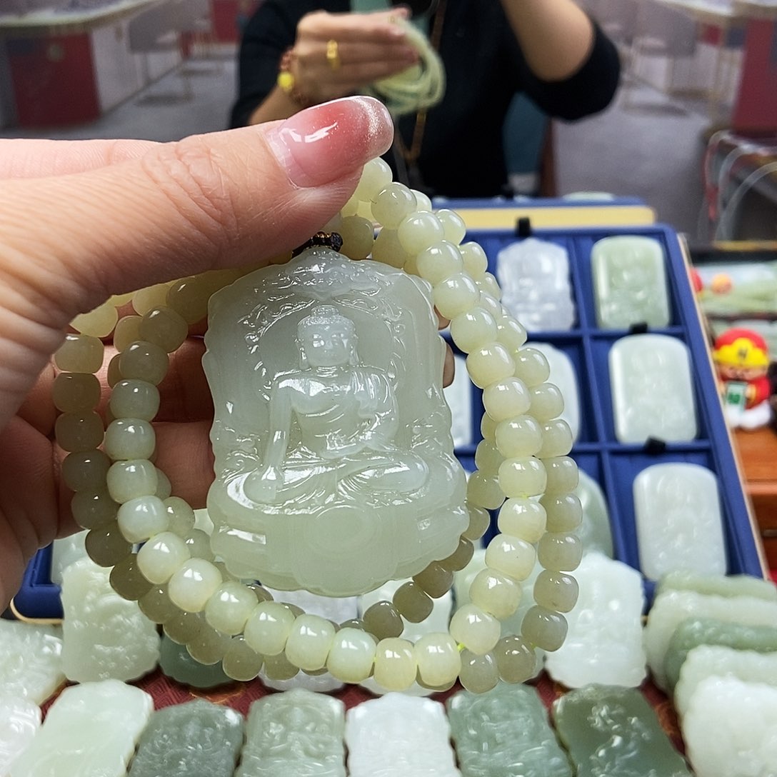 和田玉颈饰未镶嵌狼*