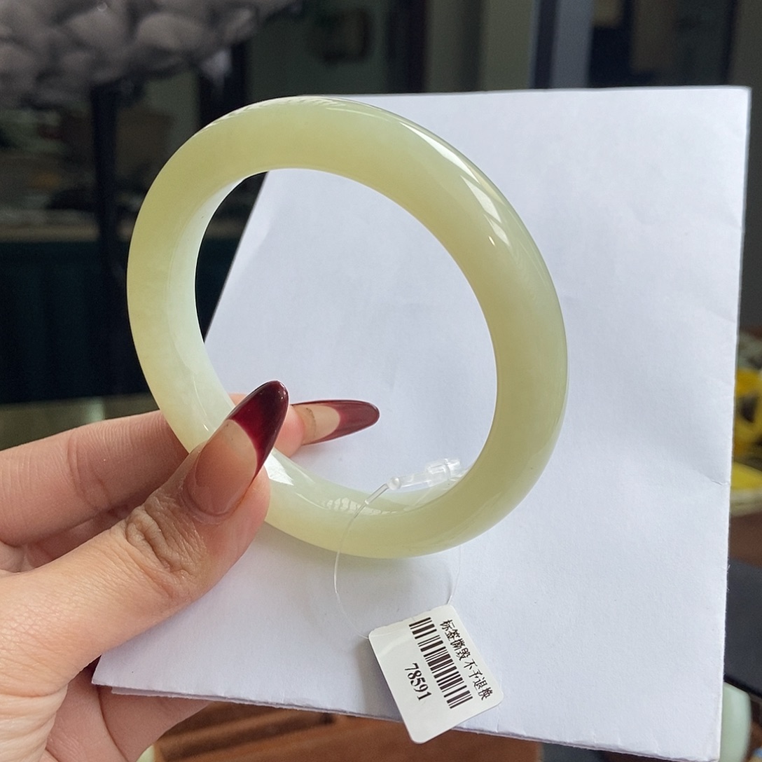 和田玉手镯未镶嵌